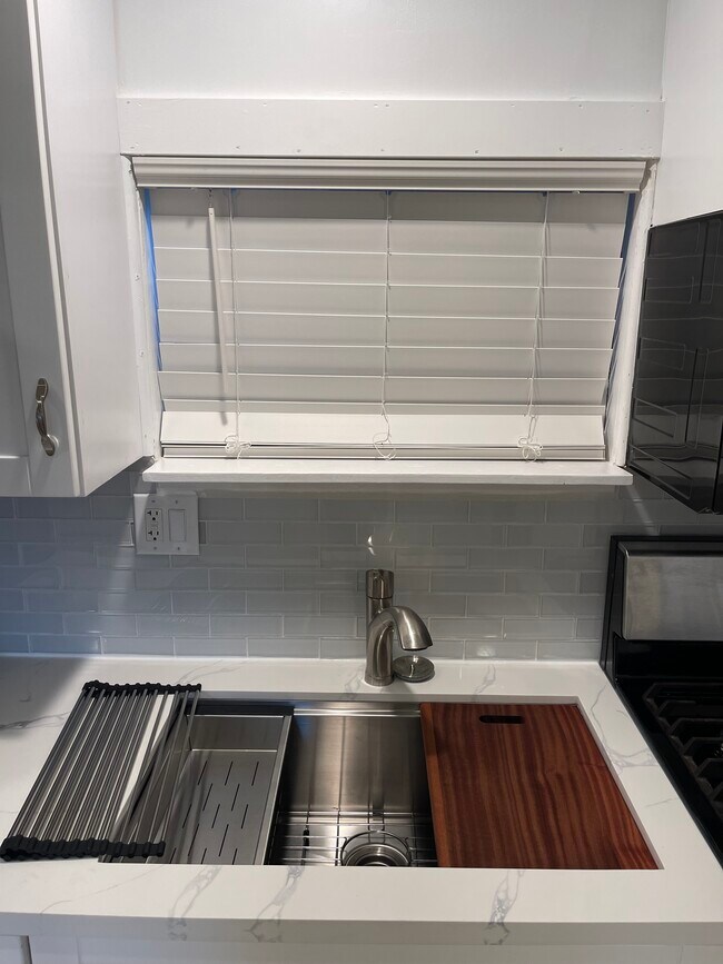 Foto del edificio - 7330 Yarmouth Ave