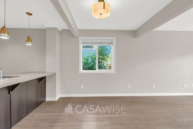 Building Photo - 11307-11379 79 Ave NW