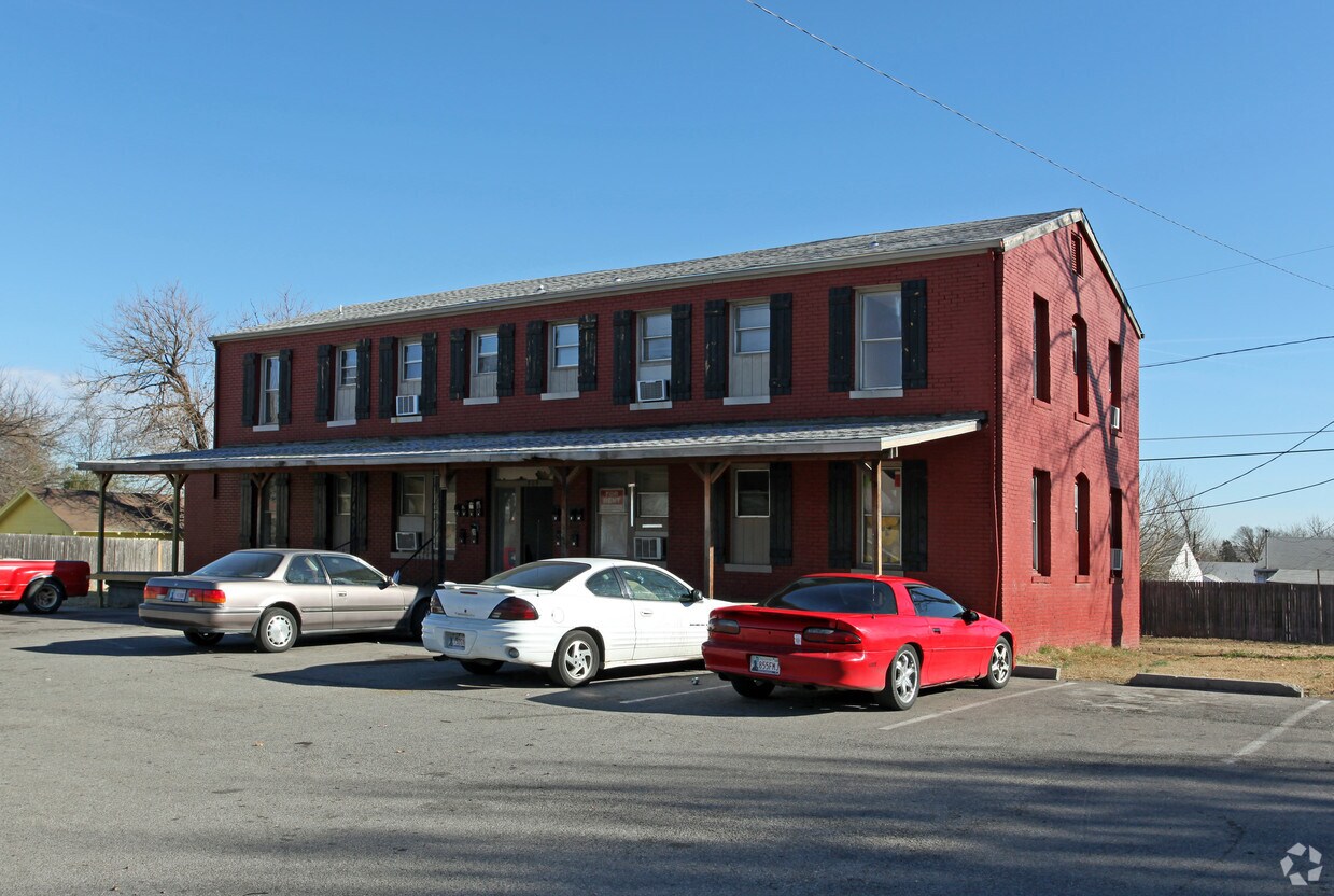 Foto principal - 809 N Birmingham Pl