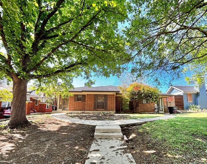Primary Photo - 2-Bedroom, 2-Bathroom Home with Fireplace ...