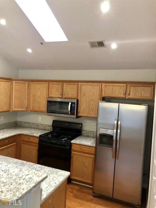 Building Photo - 1407 Cottage Way