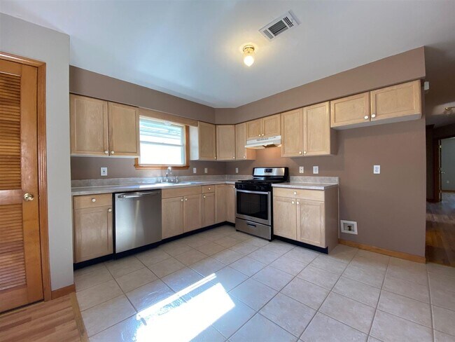 Foto del edificio - 28 Elm Ct