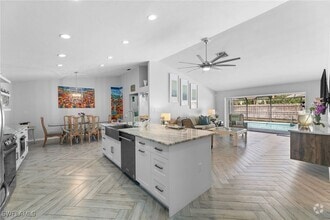 Building Photo - 2467 Pinewoods Cir