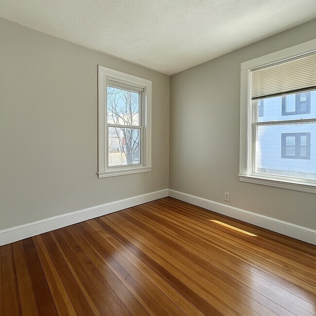 Foto del edificio - 1603 Centre St