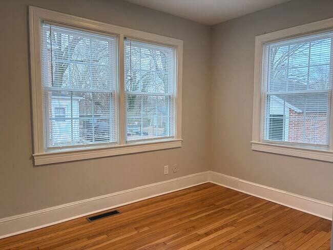 Foto del edificio - MOVE IN SPECIAL: 3 Bedroom, 2 Bathroom House in Eden!