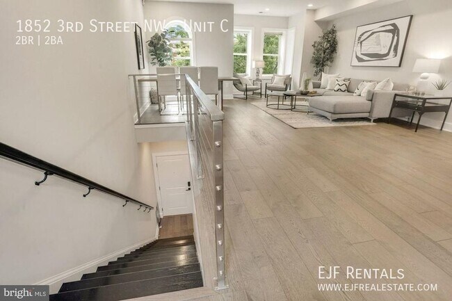 Foto del edificio - Penthouse Modern 1,500 Square Foot Two Bed...