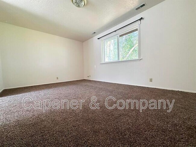 Building Photo - 305 S 100 E