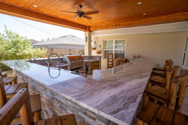 Foto del edificio - 4611 SW Albacore St