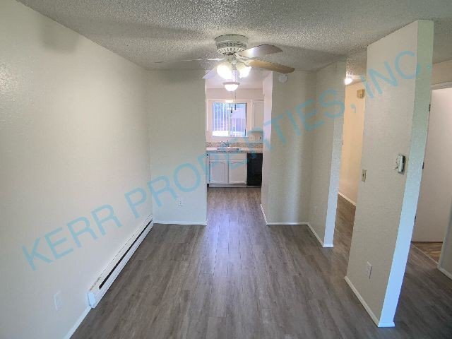 Building Photo - Charming Troutdale 3-Bedroom Multiplex wit...
