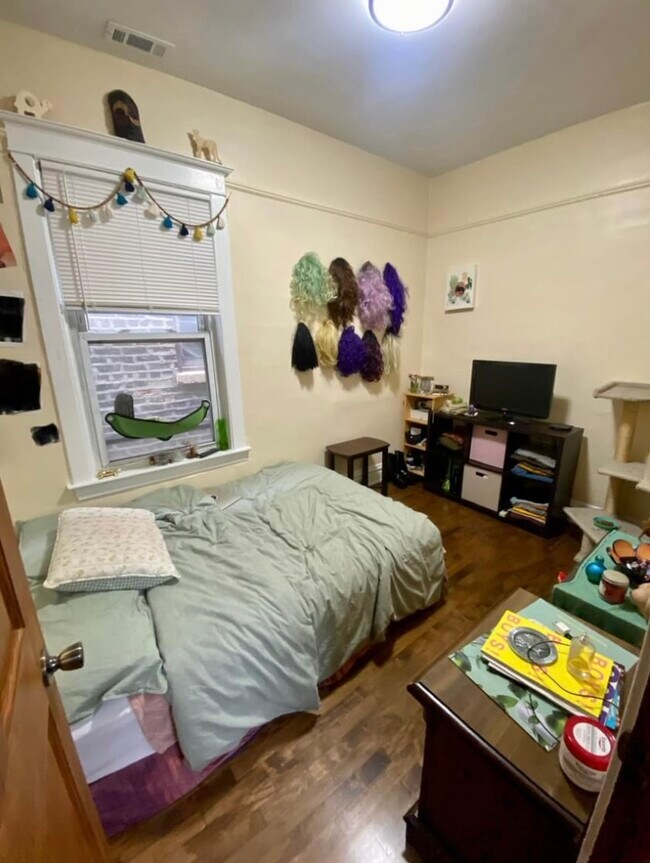 room #1 - 1536 W 17th St