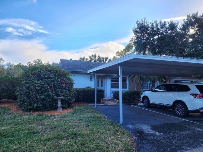 Foto del edificio - 1102 Halton Ct