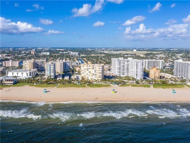 Building Photo - 328 N Ocean Blvd