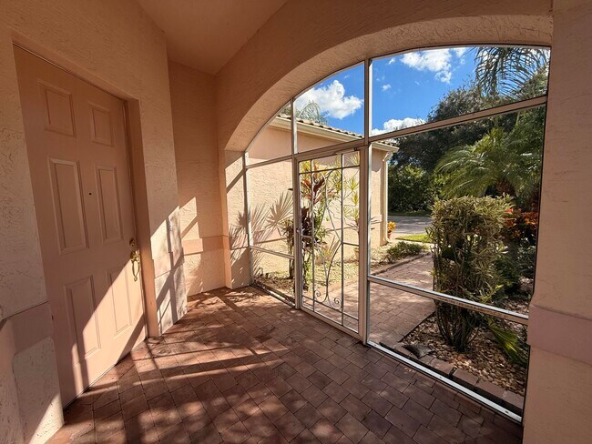 Foto del edificio - 633 NW Whitfield Way