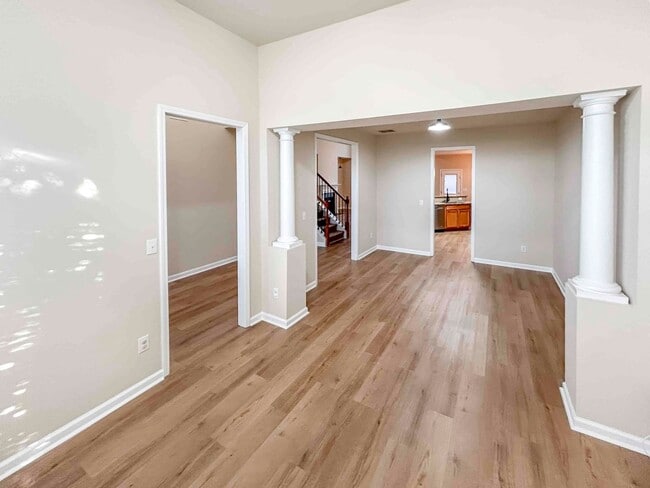 Foto del edificio - Immaculate 4 BR/3 BA Traditional in Acworth!