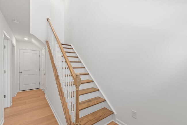 Foto del edificio - Brand-New Townhome in the University area at Senata at Research Park!