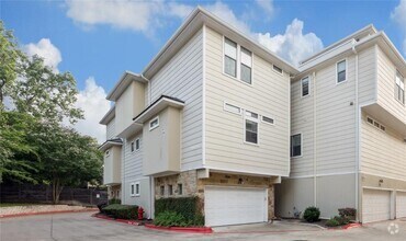 Building Photo - 1115 Kinney Ave