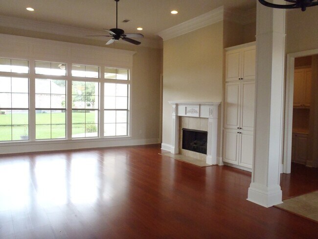 Building Photo - Custom 4 bedroom home in Manchac Harbor/Pr...