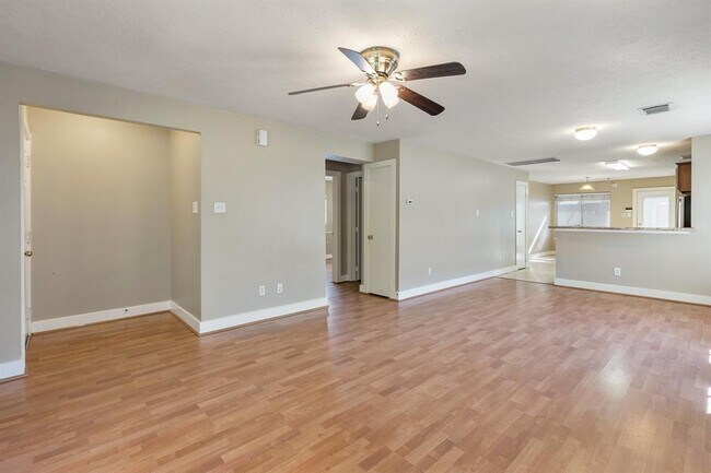Foto del edificio - 6139 Spruce Bough Ct