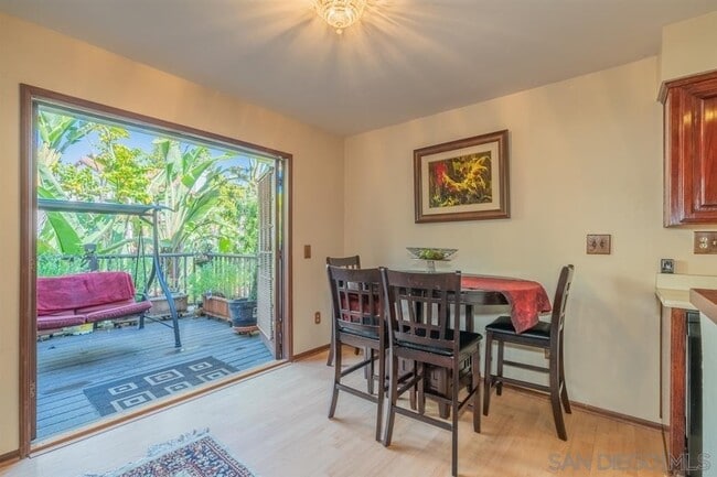 Building Photo - 8642 Villa La Jolla Dr
