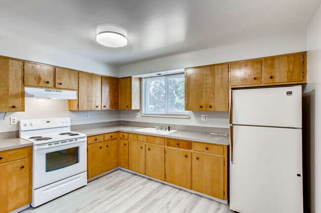 Building Photo - 1521 11th Ave
