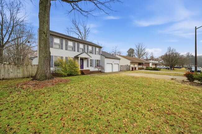 Foto del edificio - 1429 Birch Leaf Rd