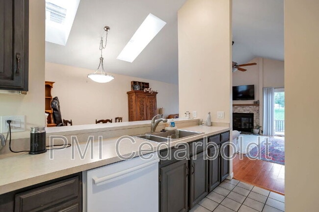 Building Photo - 6396 S Glencoe Ct