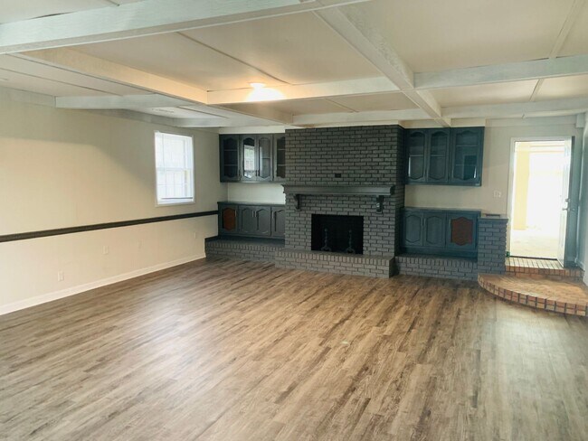 Foto del edificio - 106 Ward Ave SW