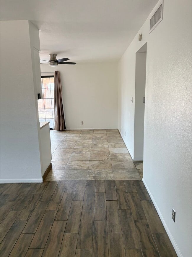 Foto del edificio - **Excellent 3br/2ba/2garage HOUSE (EXTENSI...
