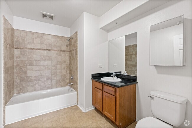 2 habitaciones, 1 baño - 938 pies cuadrados - Romana - Baño - Villa Touran