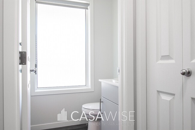 Building Photo - 17211-1729A 9A Ave SW