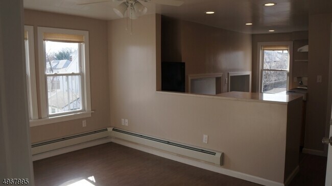 Foto del edificio - 245 Ampere Pkwy