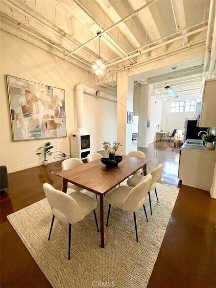 Foto del edificio - 312 W 5th St