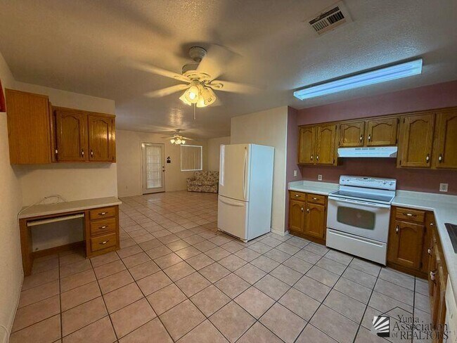 Foto del edificio - 13613 E 52nd St