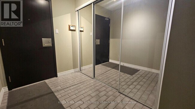 Photo du bâtiment - 25 The Esplanade