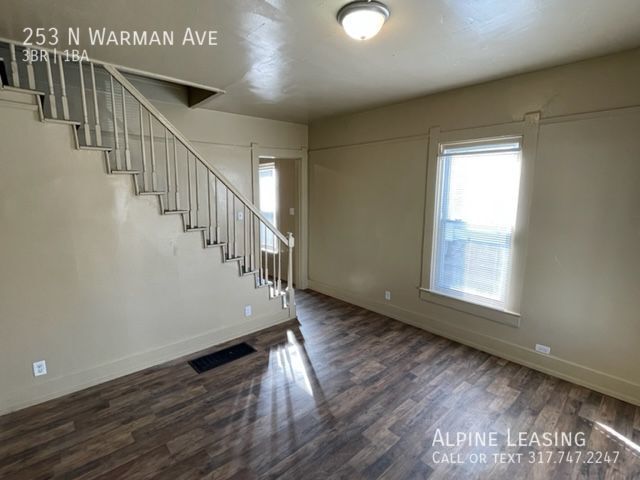 Building Photo - Near Westside 3BR House w/2-Car Garage!