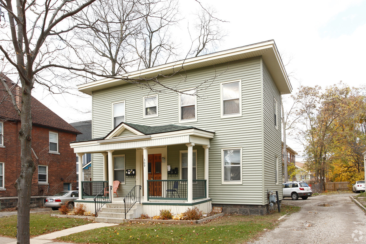 Primary Photo - 309 E Jefferson St