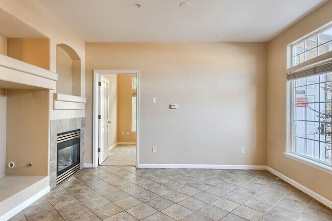 Foto del edificio - 9488 E Florida Ave