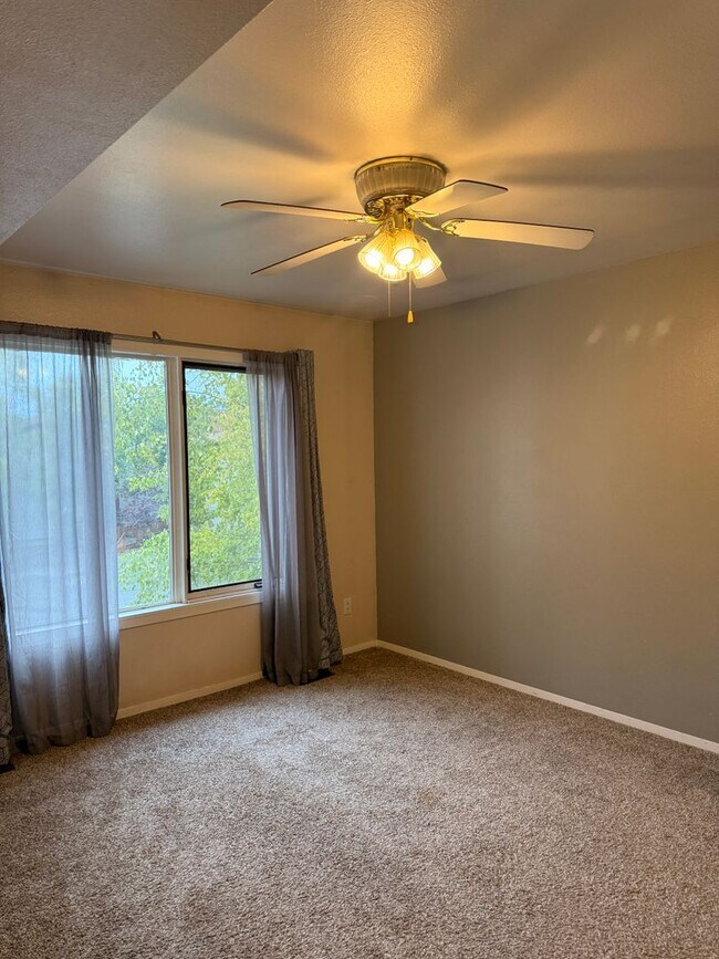 Building Photo - 7351 Huntsmen Cir