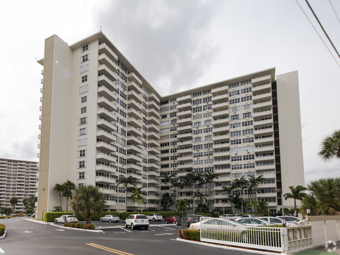 Building Photo - Coral Ridge Towers