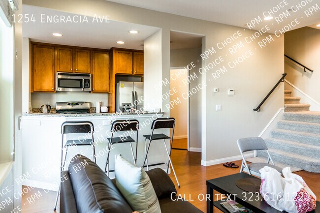 Foto del edificio - 1254 Engracia Ave