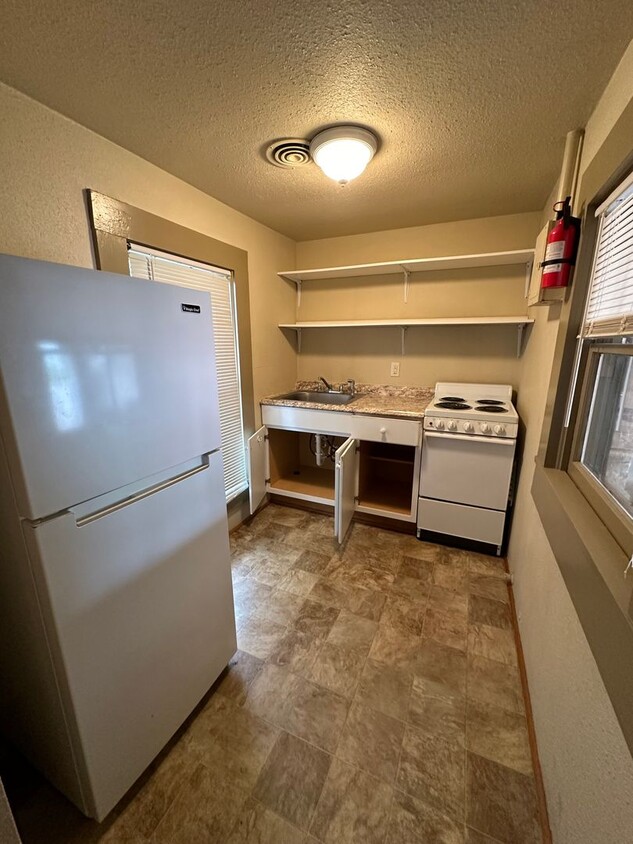 Building Photo - Studio. Apartment on 8 Orange Circle