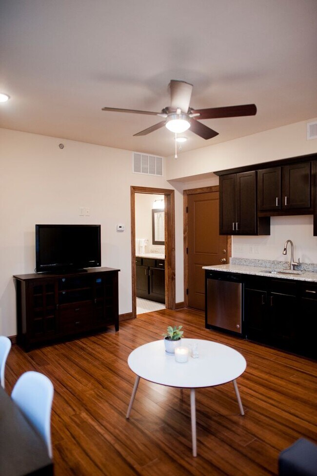 Foto del edificio - Beverly Lofts 201