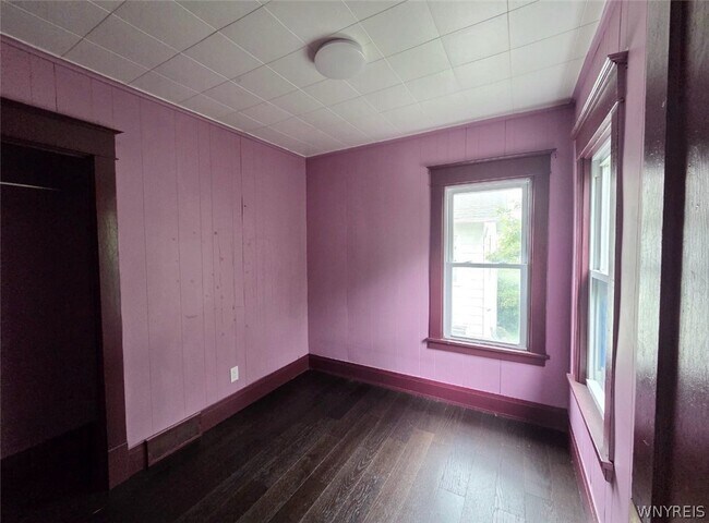 Building Photo - 1037 Walden Ave