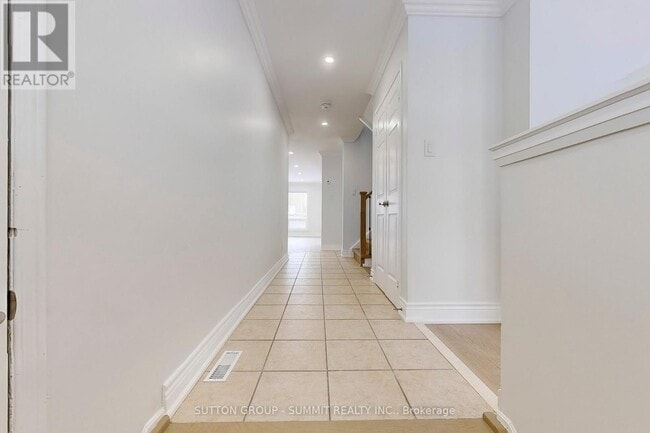 Photo du bâtiment - 5223 Fairford Crescent