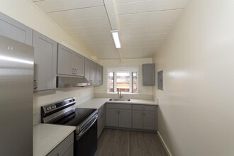 Building Photo - 723 Hoomalimali St