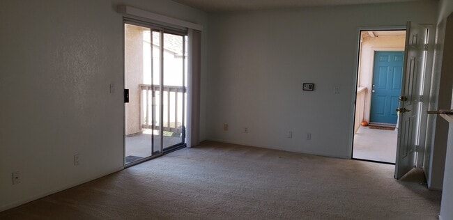 Building Photo - Centrally Located Las Palmas Upstairs Cond...