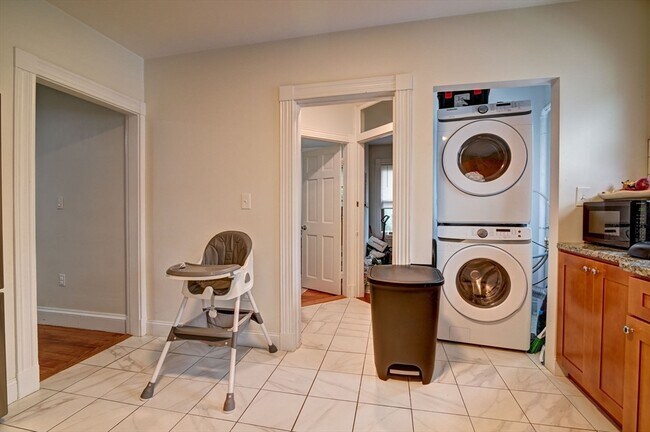 Building Photo - 19 Wollaston Ave
