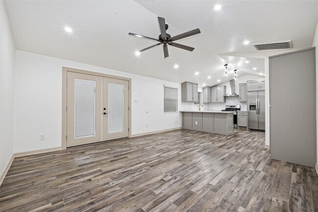 Building Photo - 5803 Greencraig Dr