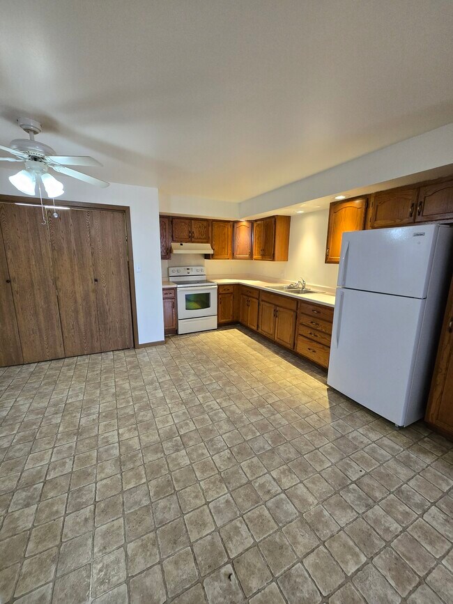 Foto del edificio - 1324 W Main St