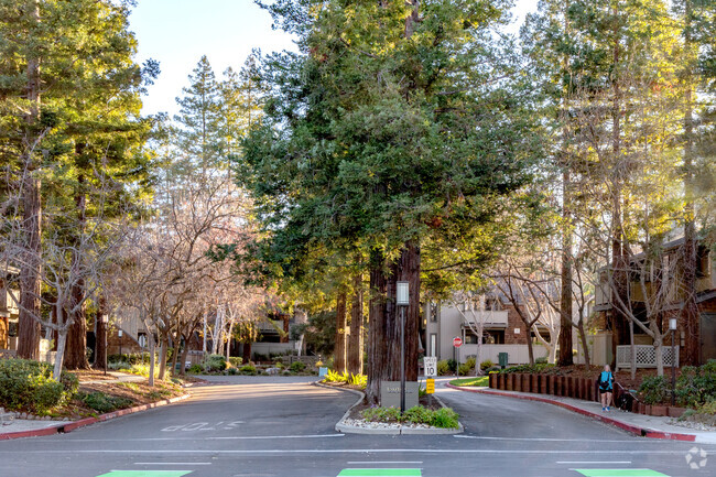 Entrance - Lakeview Terrace